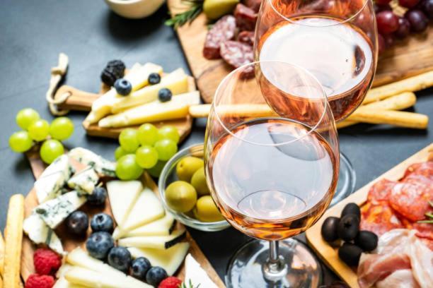 In Vino Veritas Arcola Luaran gambar
